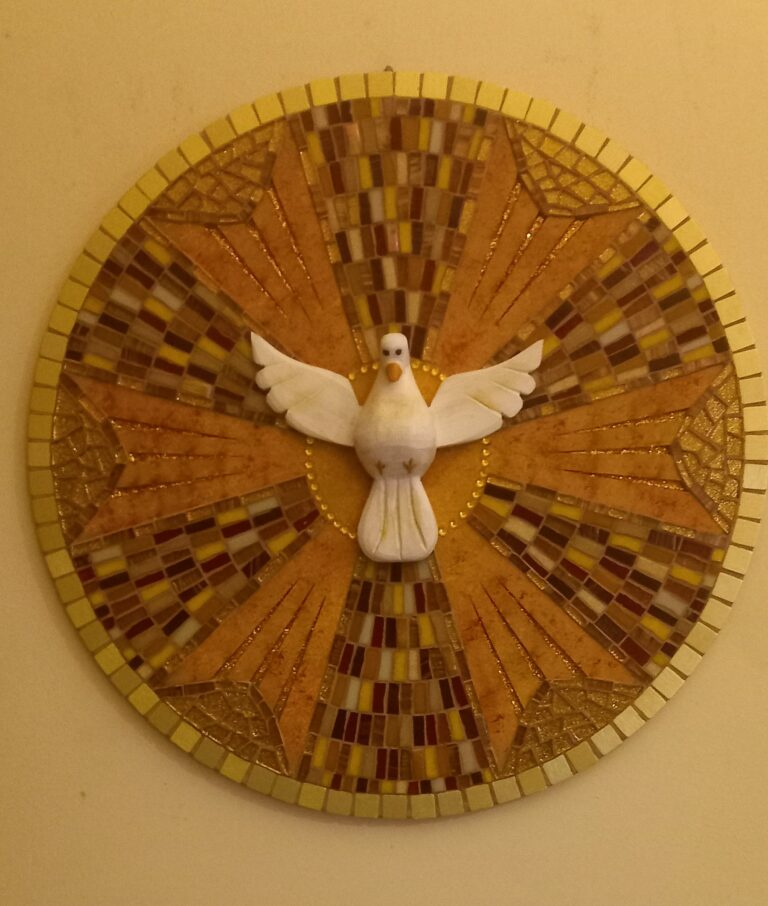 Quadro Divino Espírito Santo, mosaico em MDF ou madeira, foto 1